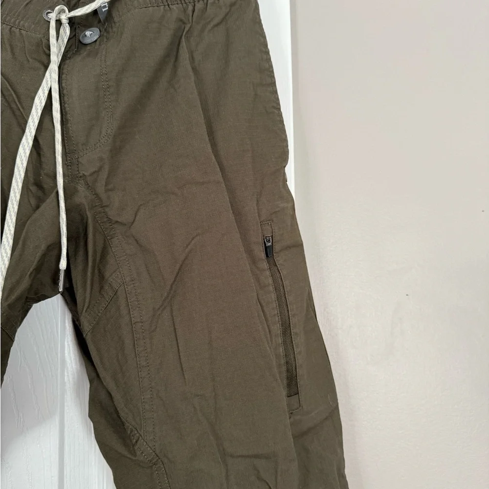 Vuori Olive Athletic Olive Cargo Jogger Pants Outdoor Hiking - Picture 3 of 9